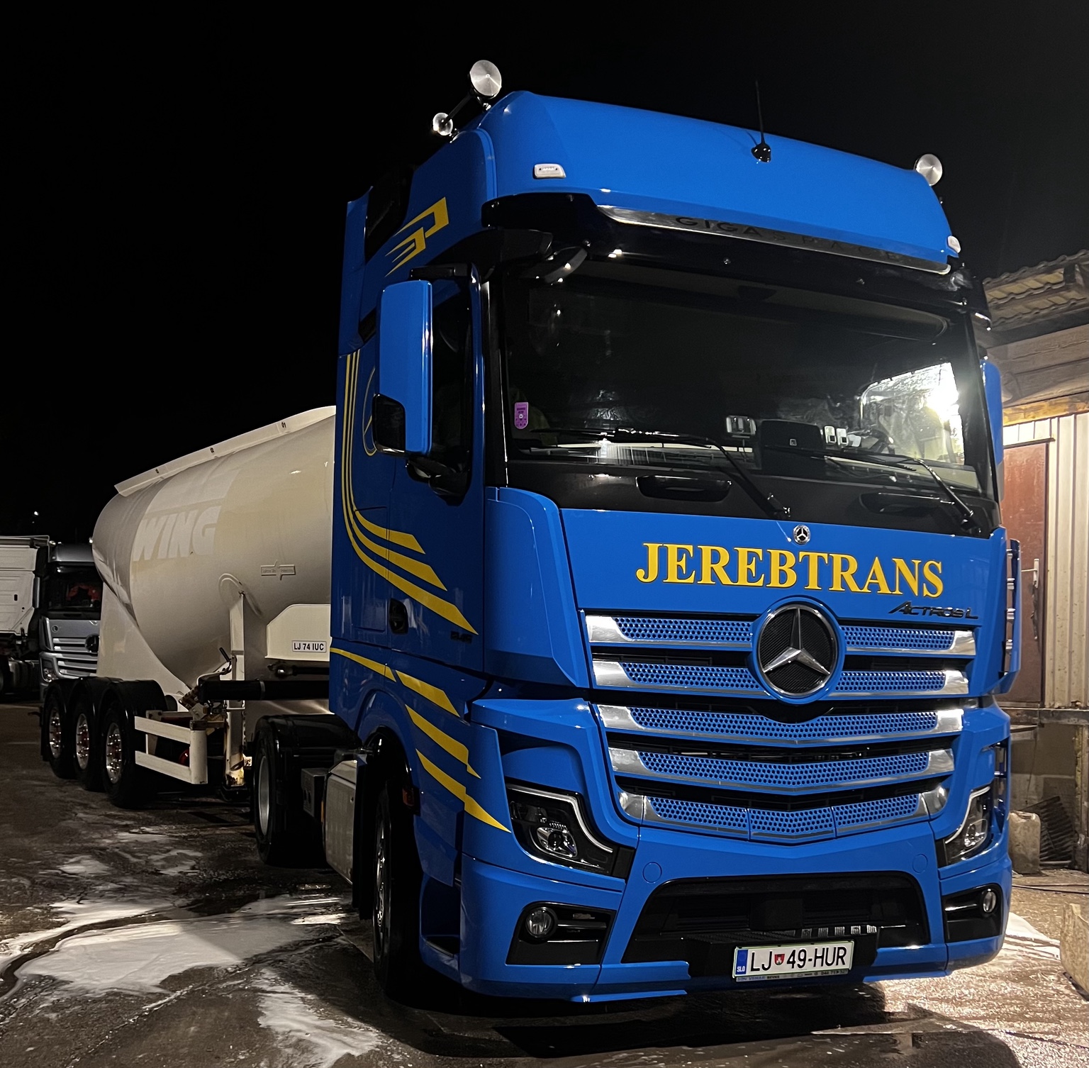 Actros L
